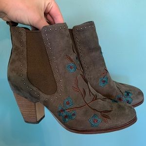 Flower Booties - worn once